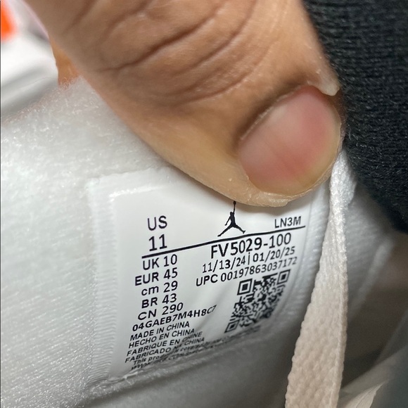 2025 Air Jordan 4 Retro “White Cement” - Picture 7 of 10